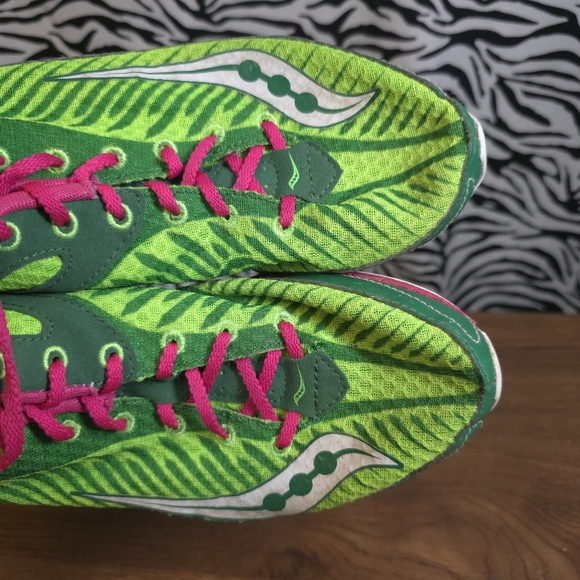 AUCRL1 - 0122 - Thrifted Womens Sz. 9 Saucony Lime Green Track Spikes - BLESS24 - Picture 5 of 6